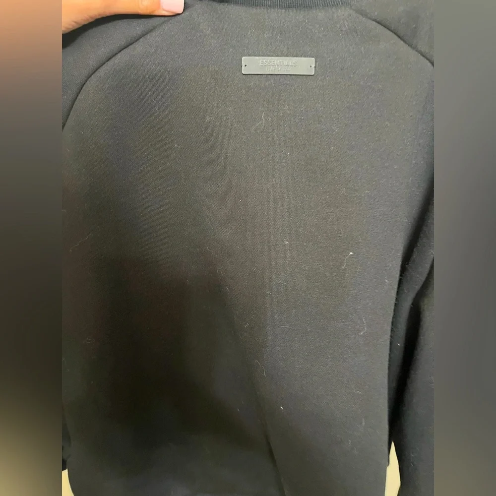 Fear of God Essential’s Crop Fleece sweatshirt (Women) size Large - Picture 4 of 4